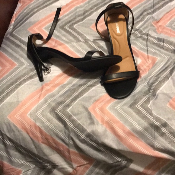 Heels - Picture 2 of 3